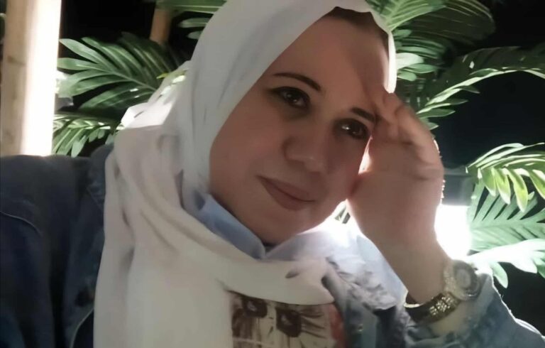 الكاتبة لمياء شرف