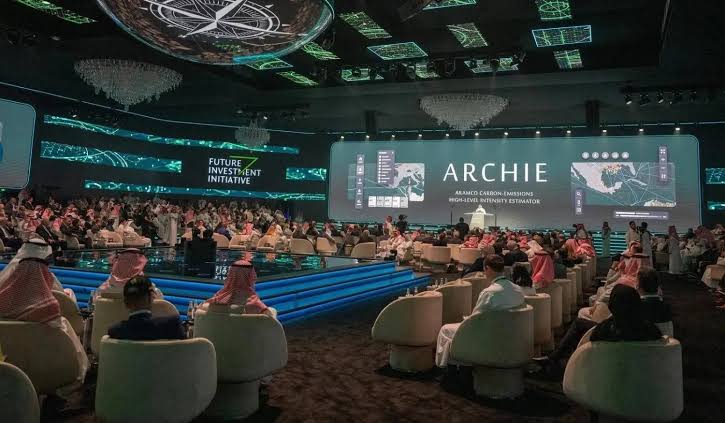قمة الإمارات وأفريقيا للاستثمار السياحي 2025 في دبي “بناء جسور التنمية” قمة الإمارات وأفريقيا للاستثمار السياحي 2025