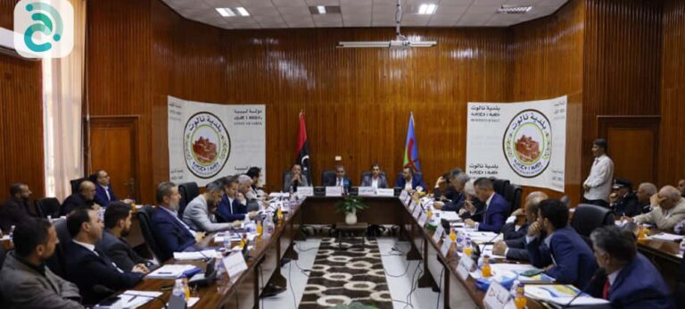 اجتماع وزير المواصلات مع عمداء البلديات