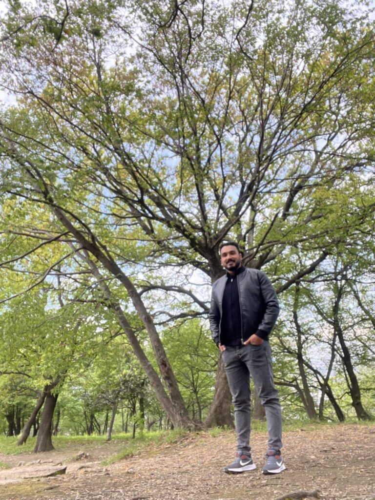 البطل أحمد والي