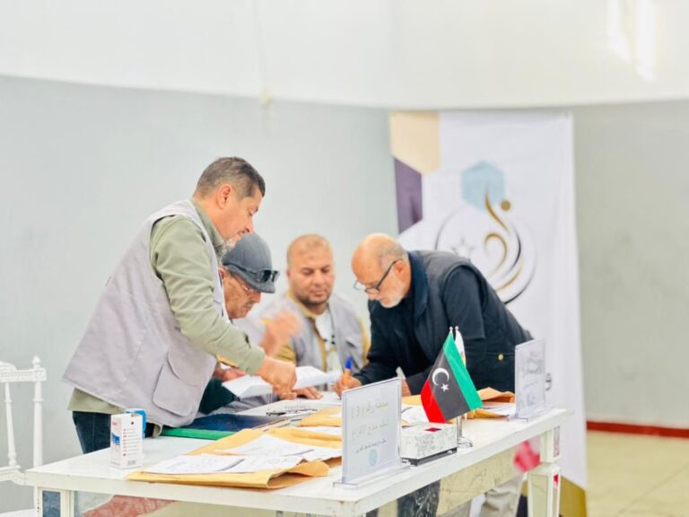 عبد الحليم ميلود الفهري رئيسا لنادي العروبة العجيلات عبد الحليم ميلود الفهري رئيسا لنادي العروبة