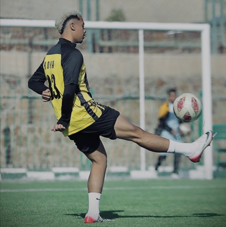 اللاعب مصطفى كوكا أثناء التدريب