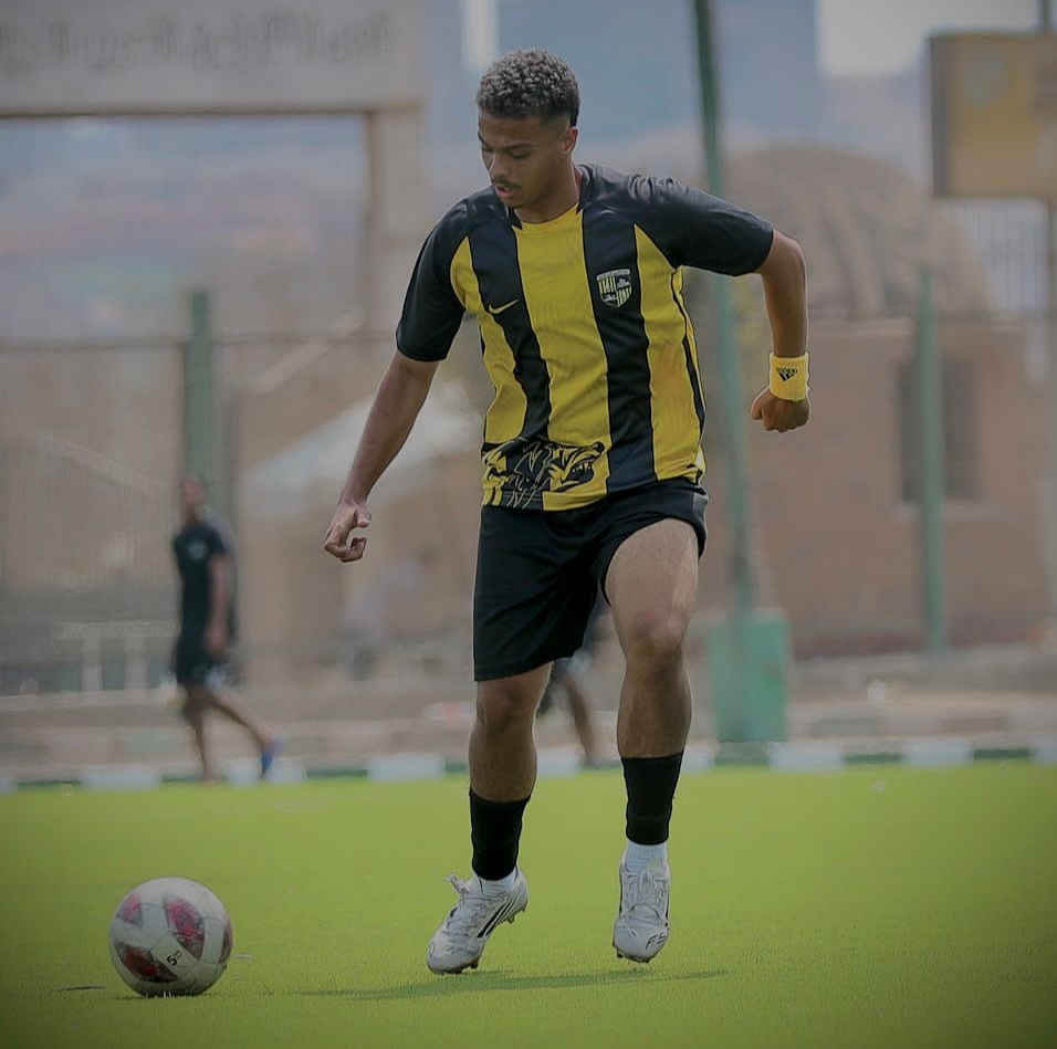 اللاعب مصطفى كوكا في تدريبات المقاولون العرب