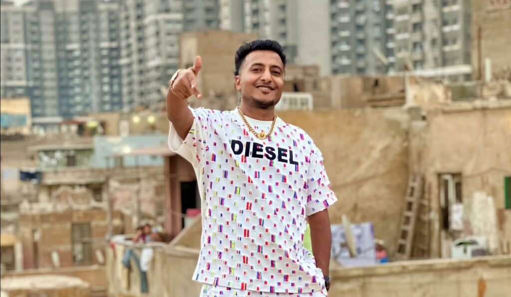 دوجري المطروش المغني