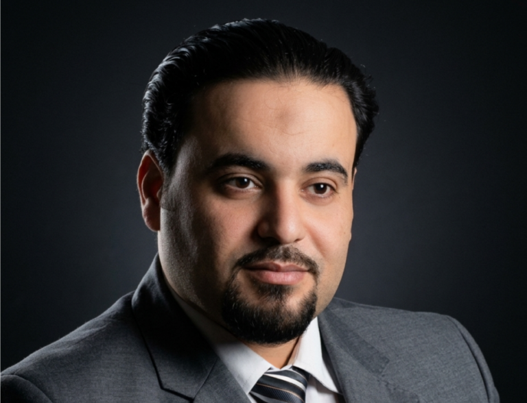 الكاتب تيمور المغازي يطلق رواية نبضات خلف جدران الصمت الكاتب تيمور المغازي